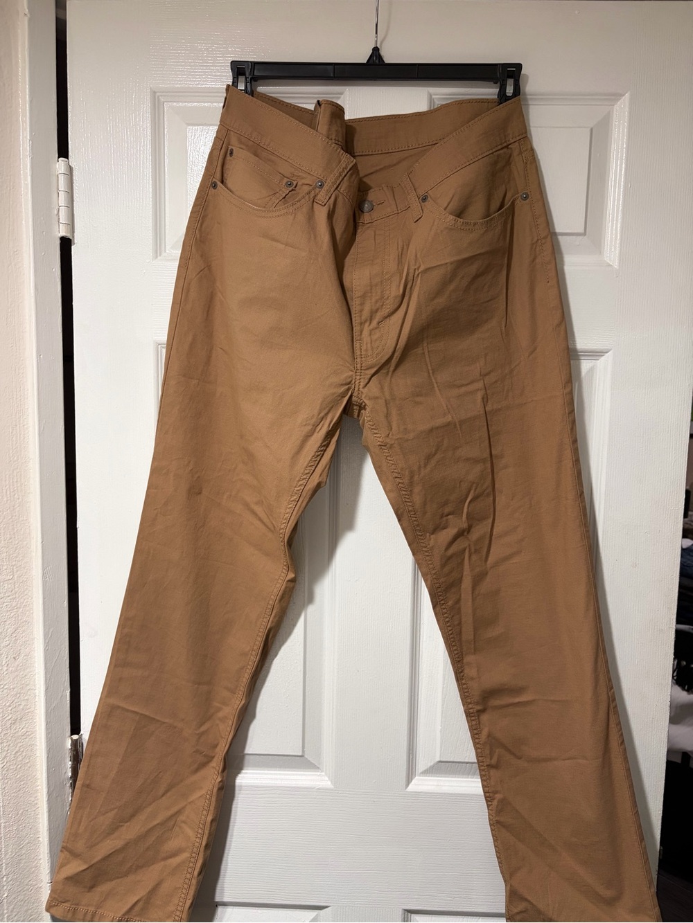 Levi's Men's Straight Leg Chinos in Tan Brown